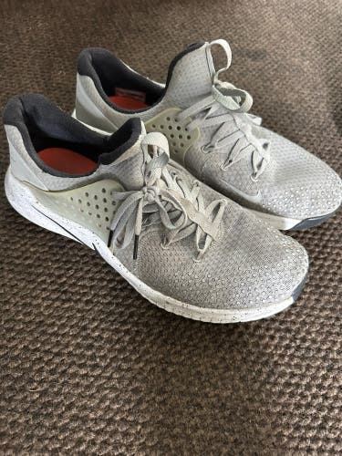 Gray Men's Size M 12.5 (W 13.5) Adult Nike Shoes (Used)