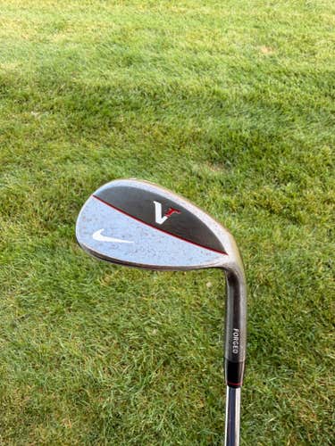 Nike Victory Red Forged Black Gap Wedge 52 / 10 Dynamic Gold Stiff Flex 36"