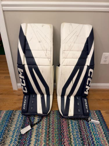 34" CCM Extreme Flex E7.9 is Goalie Leg Pads Senior White Navy