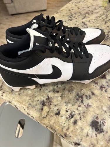 Men's Size M 12.5 (W 13.5) Nike Cleats (Used)