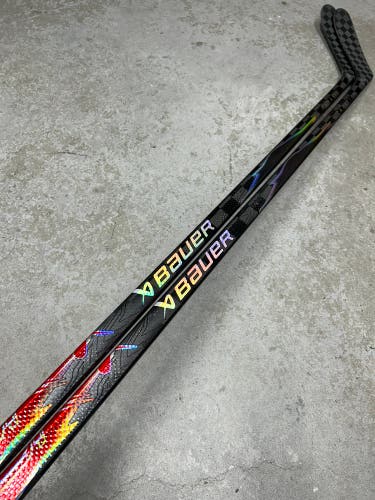 2 PACK 95 Flex P28M Senior Bauer Flylite Left Hand Hockey Stick Pro Stock (New)