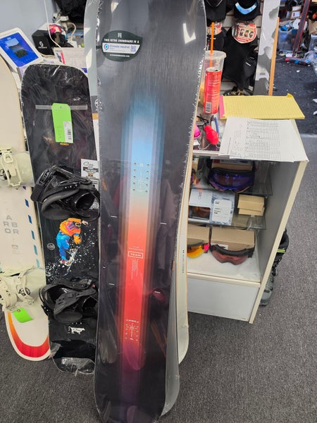 Men's Nitro Team Snowboard All Mountain With Bindings Stiff Flex Directional Twin 159 cm (New)