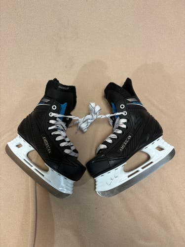 Black Hockey Skates Size 3 (Used)