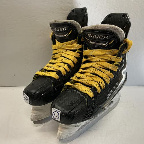 Used Bauer SUPREME M5 PRO Junior Hockey Skate Junior 03.5 11876-S000012996