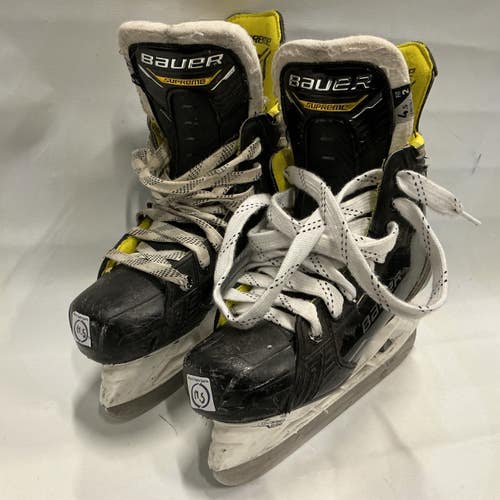 Used Bauer SUPREME M4 Intermediate Hockey Skate Intermediate 4.5 11876-S000010317