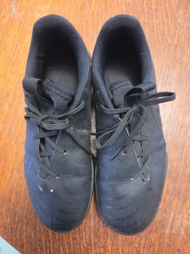 Black Unisex 2Y (Big Kids / Youth) Youth Nike Phantom GX 2 Academy Shoes (Used)
