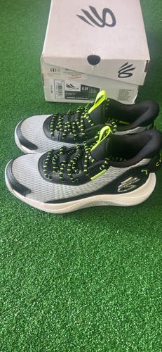 Kid's 4.5Y (Big Kids / Youth) Under Armour GS Curry 3Z7 Basketball Shoes (New)