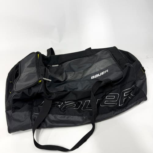 Used Black Bauer Player Bag | AB174