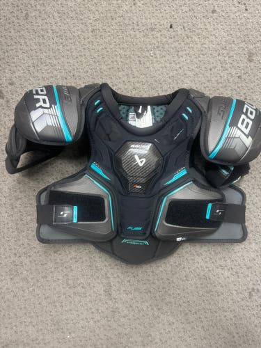 Medium Junior Bauer Supreme Fuse Shoulder Pads (New)