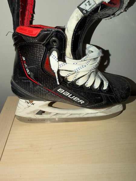 2021 Bauer Vapor 3X Pro Hockey Skates Regular Width Size 2.5 (Used)