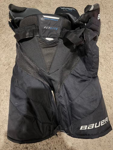 Intermediate Large Bauer Vapor Flylite Hockey Pants (Used)