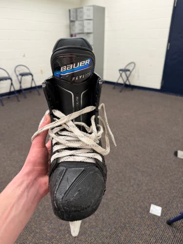 2025 Bauer Vapor Flylite Hockey Skates 8 (Used)