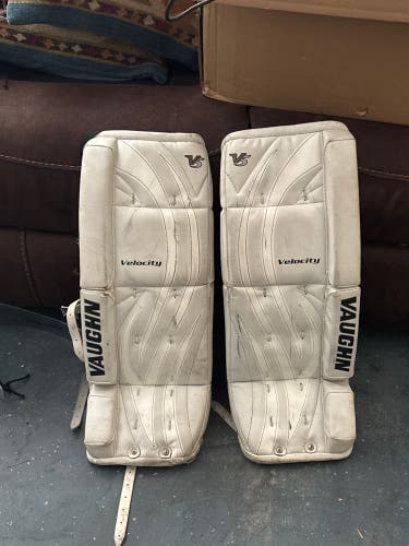 24" Vaughn Velocity V5 Goalie Leg Pads (Used)