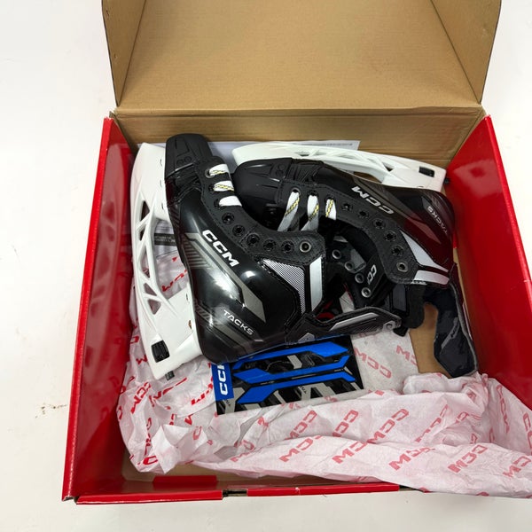 New CCM Tacks Vector Plus Skates | Junior 2.5-3.5 Regular | F461