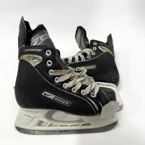 Used Nike Bauer One05 Skates | Size 2 Regular | AB214