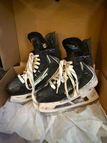 2025 Bauer Vapor Flylite Hockey Skates Size 3 (Used)