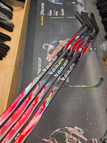 4 PACK | P28 | 87 Flex NEW! Senior Bauer Vapor FlyLite Left Hand NHL Hockey Stick Pro Stock (New)