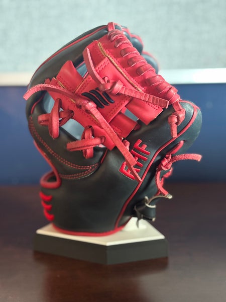 RH Baseball Glove 10.5" (Used)