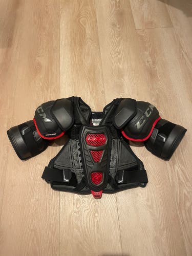 Medium Senior CCM U+ CL Shoulder Pads Pro Stock (Used)
