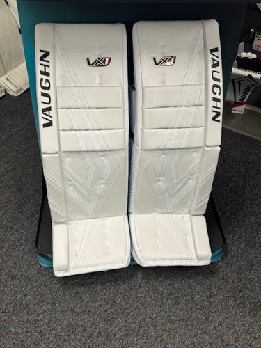 30+2" Vaughn VX1 Goalie Leg Pads (New)
