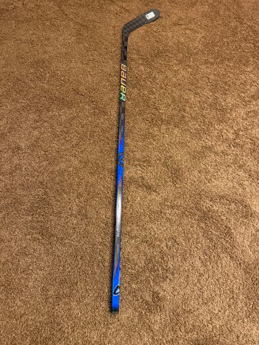 Senior Bauer Proto2 Right Hand Hockey Stick P28 77 Flex (New)