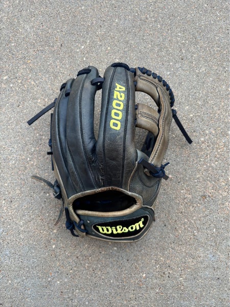 Wilson A2000 Japan O4 11.25" (Used)
