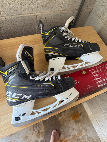 2020 CCM Super Tacks 9380 Hockey Skates Regular Width 8.5 (Used)