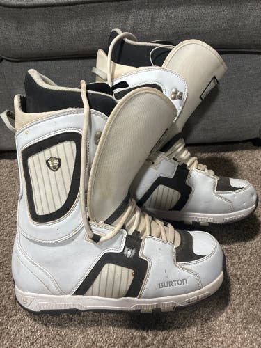 Men's Size 14 Burton Freestyle Lace Up Snowboard Boots (Used)