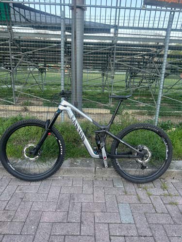 2023 Canyon Strive CFR Underdog Mountain Bike M (Used)
