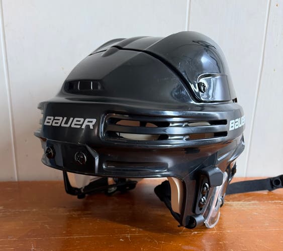 New black bauer 4500 XL hockey helmet