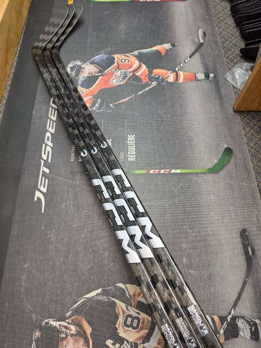 3 PACK | P29 | 70 Flex NEW! Senior CCM Ribcor Trigger Unleashed Pro Right Handed Hockey Stick