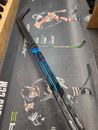 2 PACK | P92 | 100 Flex NEW! Senior Warrior Alpha LX3 Pro Right Handed Hockey Stick Pro Stock (New)