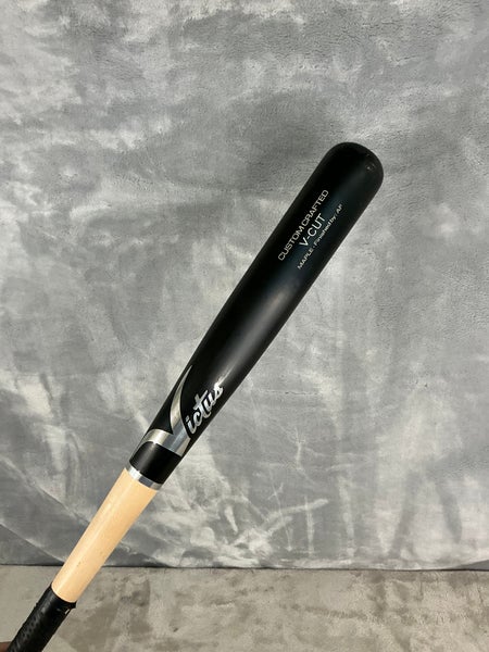 Victus V-Cut Bat Maple 30OZ 32" (Used)