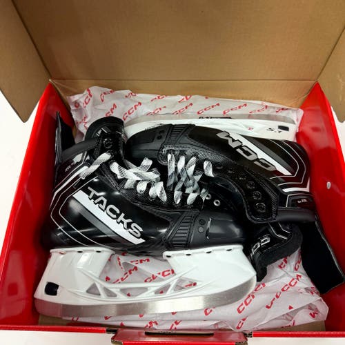 New CCM Tacks XR70 Skates | 8 Wide | AB105