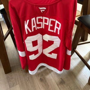 Red Size 56 Men's Jersey (Used)