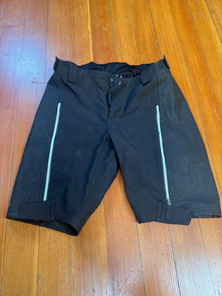 Black Men's Adult Large SYNC Session Ski Shorts (Lightly Used)