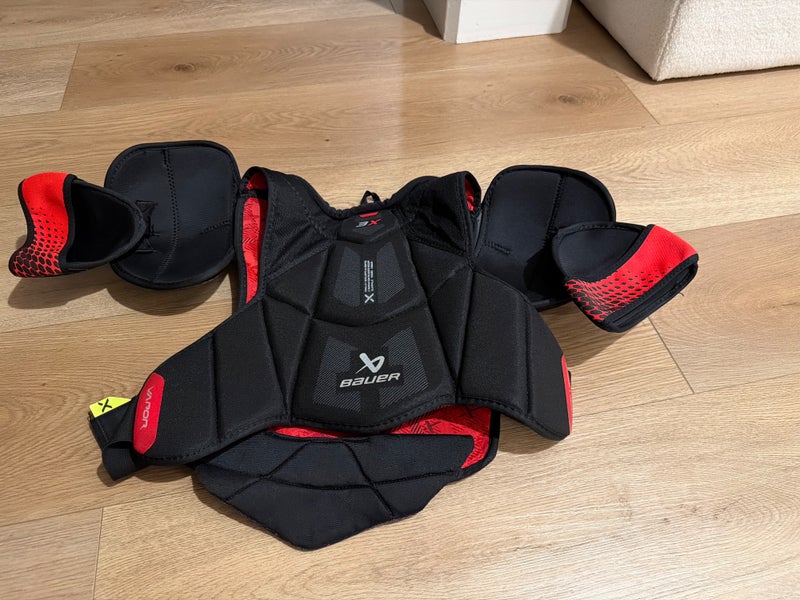 Large Intermediate Bauer Vapor 3X Shoulder Pads (Used)