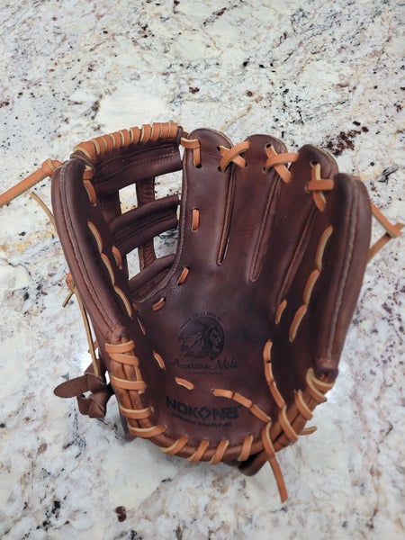 Nokona RH Walnut Baseball Glove 11.75" (Used)