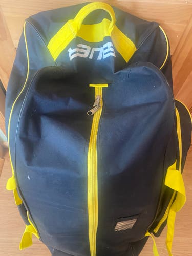 Bauer Premium Bag Wheeled (Used)