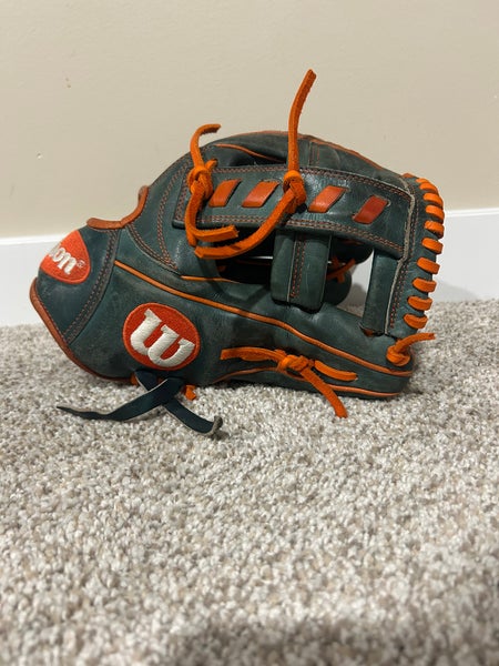 Wilson A2000 RH Infield Baseball Glove 11.5" (Used)