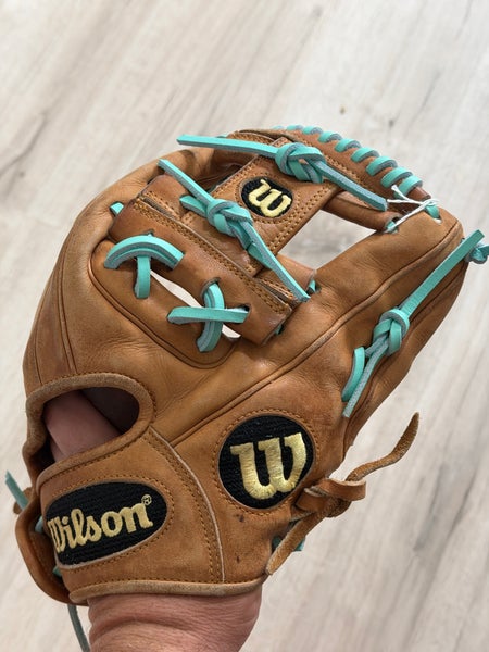 Wilson A2000 DP15 RH Throw Infield Baseball Glove 11.5" (Used)