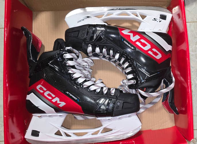 Black 2023 CCM JetSpeed Control Hockey Skates Regular Width 6.5 (Used)