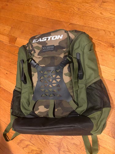 New without Tags Easton WALK OFF NX ELITE Backpack Camouflage