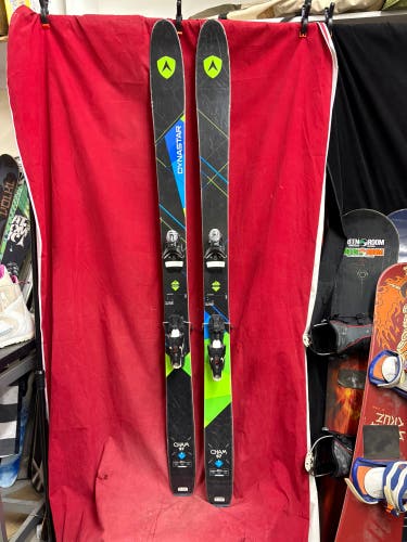 Skis: Dynastar Cham 2.0 97 all-mountain freeride skis, 184cm.
Bindings: Rossignols