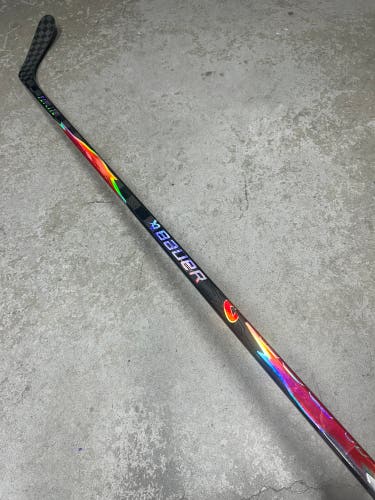 77 Flex P28 Bauer Flylite Right Hand Hockey Stick (Used) Pro Stock