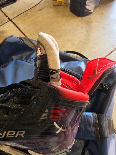 Bauer Vapor X5 Pro Hockey Skates 9 (Used) With Bladetech