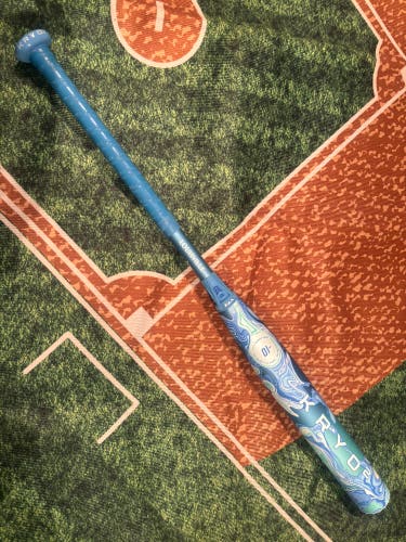 2027 Louisville Slugger Kryo2 Composite Bat (-10) 32" 22oz ( defect - Used)