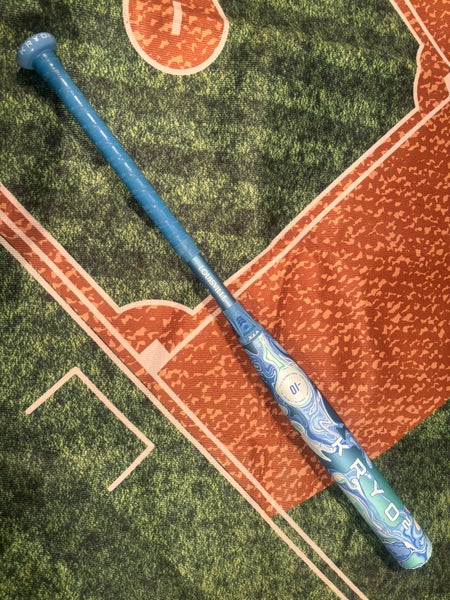 2027 Louisville Slugger Kryo2 Composite Bat (-10) 32" 22oz ( defect - Used)