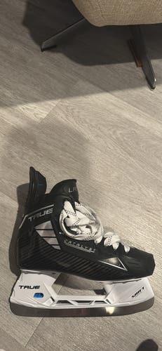 2024 True Catalyst 9x4 Hockey Skates 8 (New)