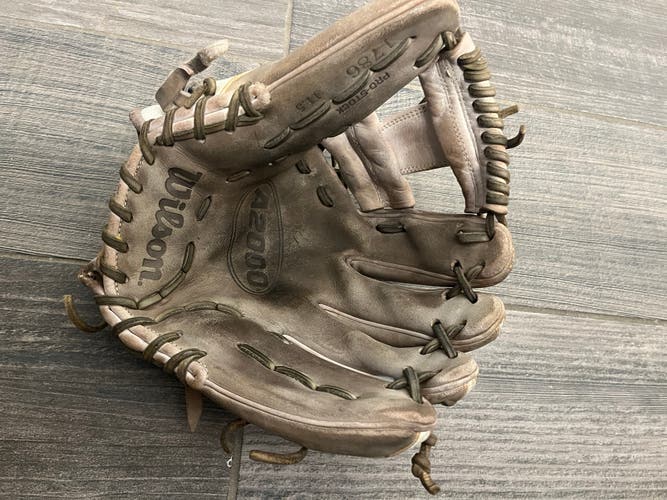Wilson A2000 RH Infield Baseball Glove 11.5" (Used)